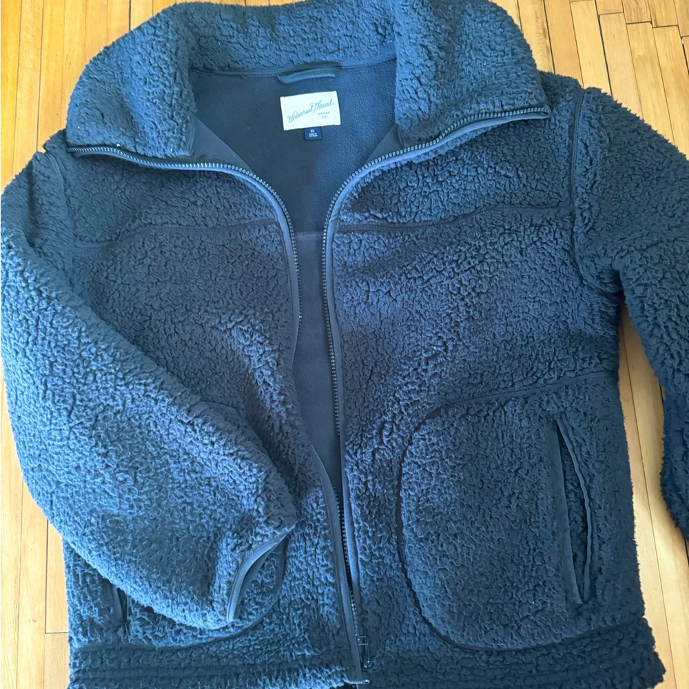 Sherpa jacket size XS. Universal Threads Good Co.  like new.
